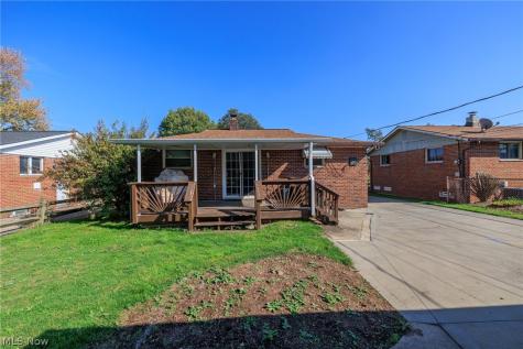6392 Lockhaven Drive Brook Park OH 44142