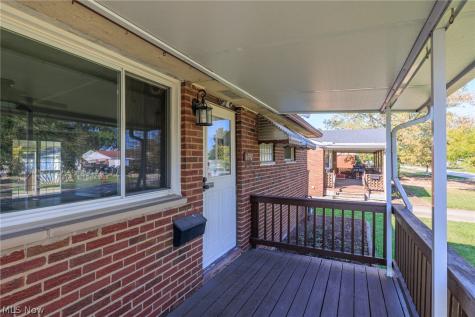 6392 Lockhaven Drive Brook Park OH 44142