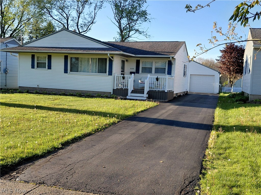 506 Moore Street Hubbard OH 44425