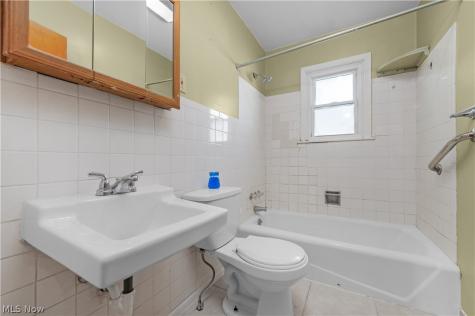 128 Forest Boulevard Avon Lake OH 44012
