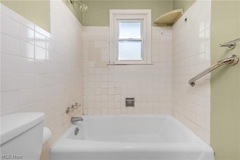 128 Forest Boulevard Avon Lake OH 44012