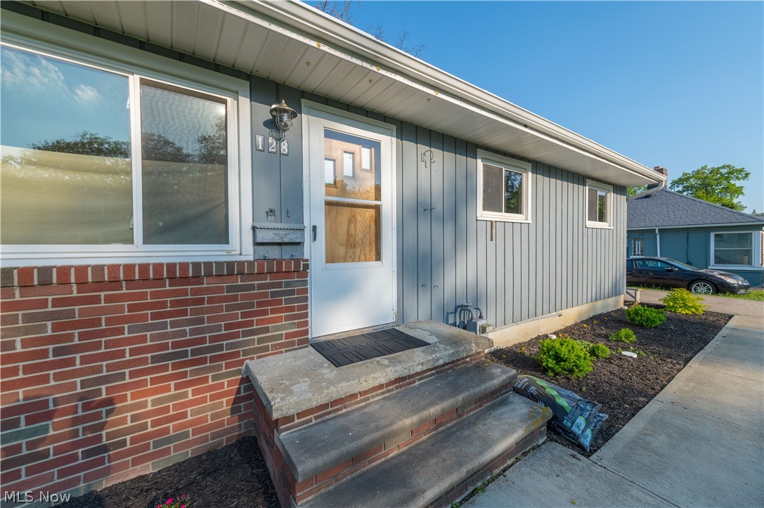 128 Forest Boulevard Avon Lake OH 44012