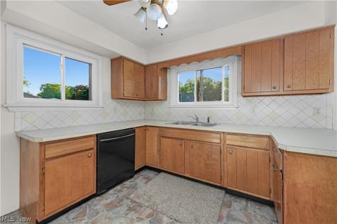 128 Forest Boulevard Avon Lake OH 44012