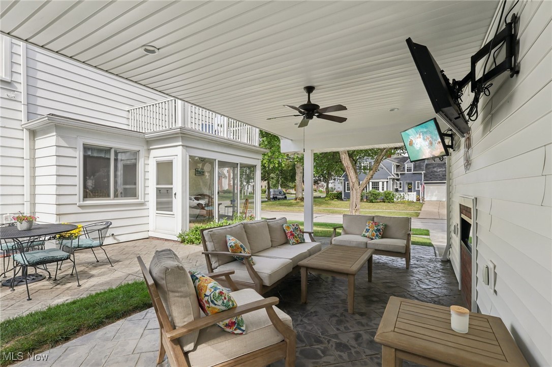 829 Elmwood Road Rocky River OH 44116