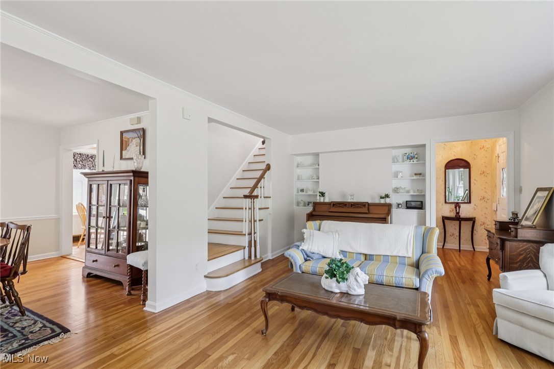 829 Elmwood Road Rocky River OH 44116