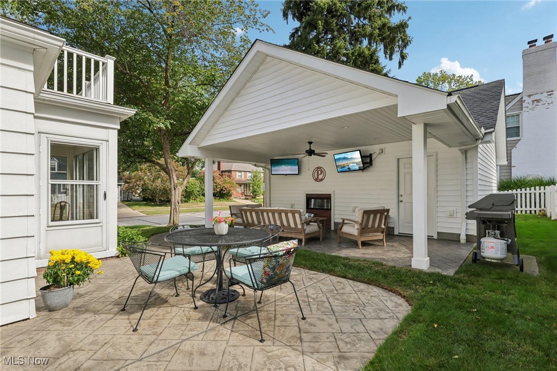 829 Elmwood Road Rocky River OH 44116