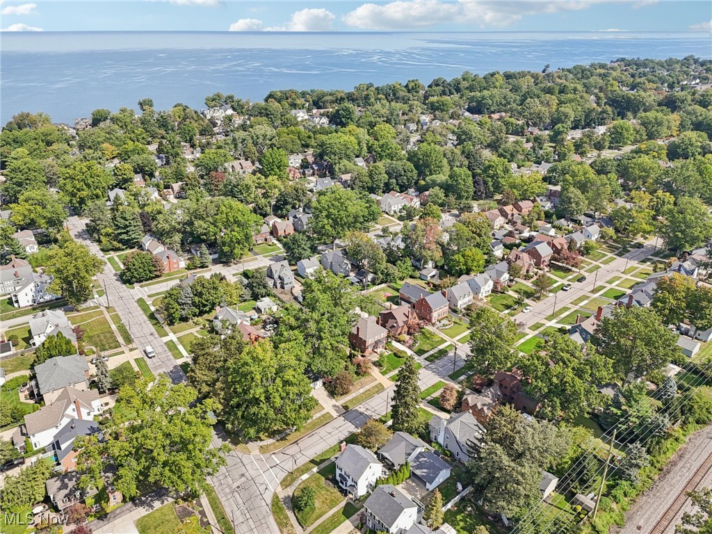 829 Elmwood Road Rocky River OH 44116