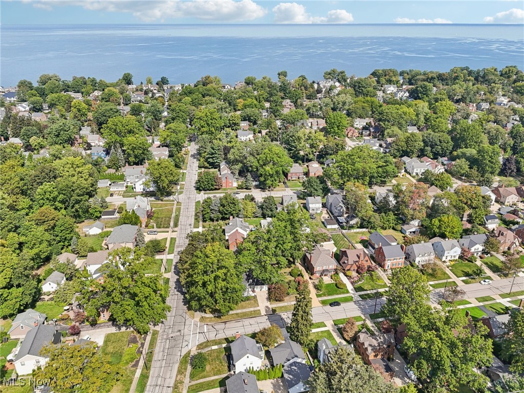 829 Elmwood Road Rocky River OH 44116