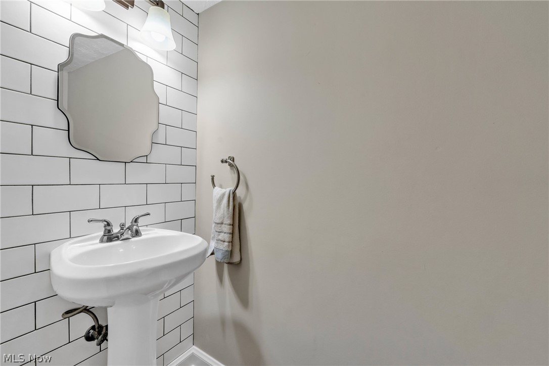 339 Northcliff Drive Rocky River OH 44116