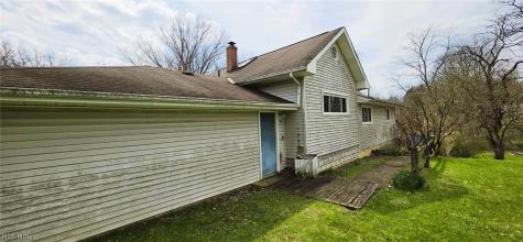 105 Mapledale Avenue Bedford OH 44146