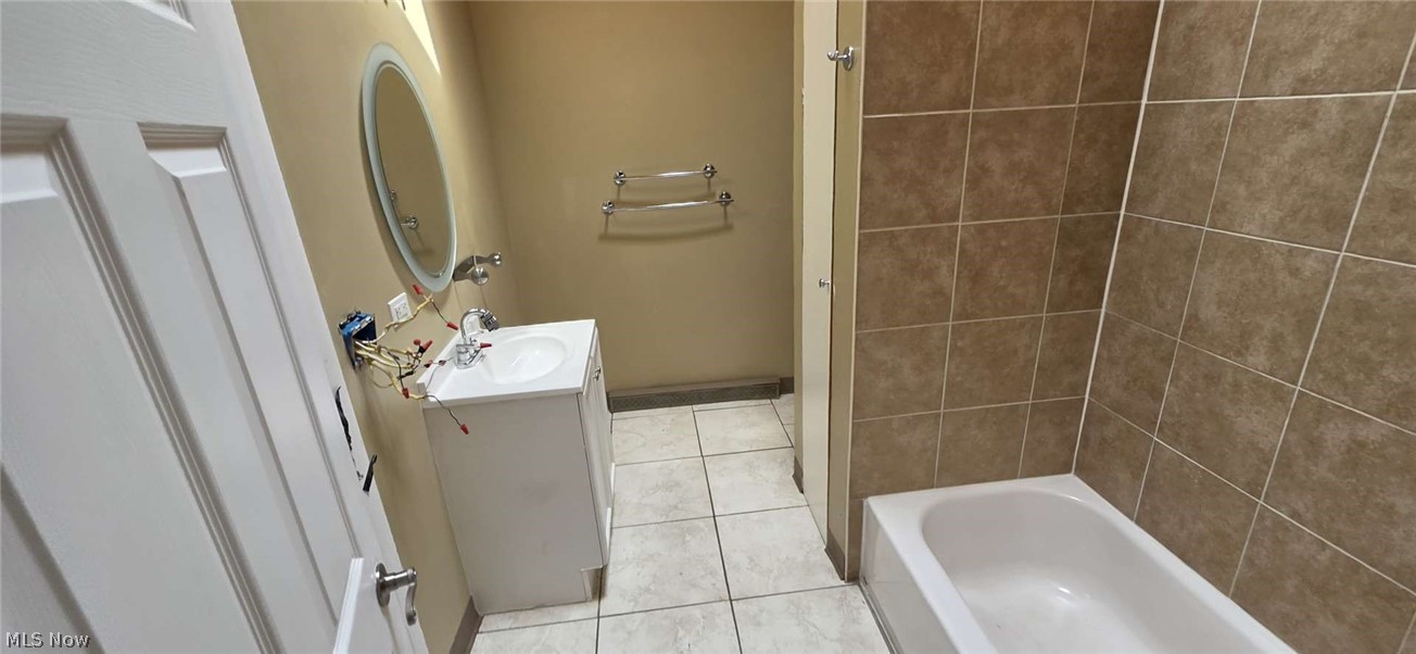 105 Mapledale Avenue Bedford OH 44146