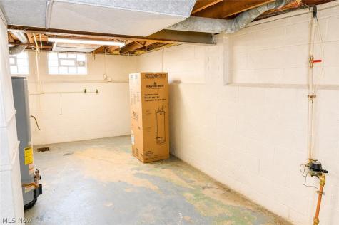 13520 Saint James Avenue Cleveland OH 44135