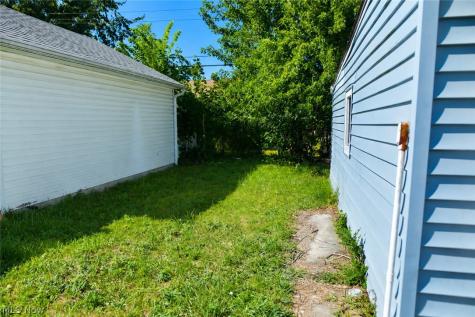 13520 Saint James Avenue Cleveland OH 44135