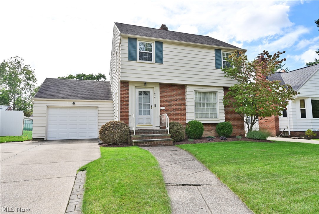 10247 Greenheath Drive Cleveland OH 44130
