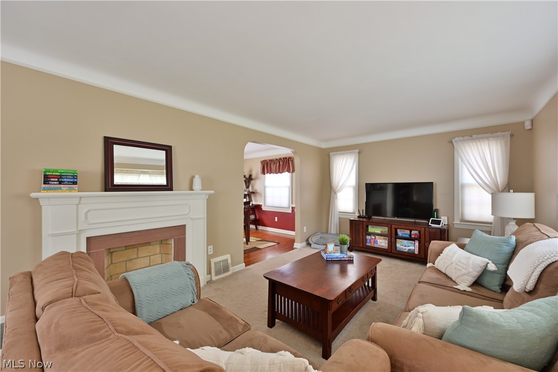 10247 Greenheath Drive Cleveland OH 44130