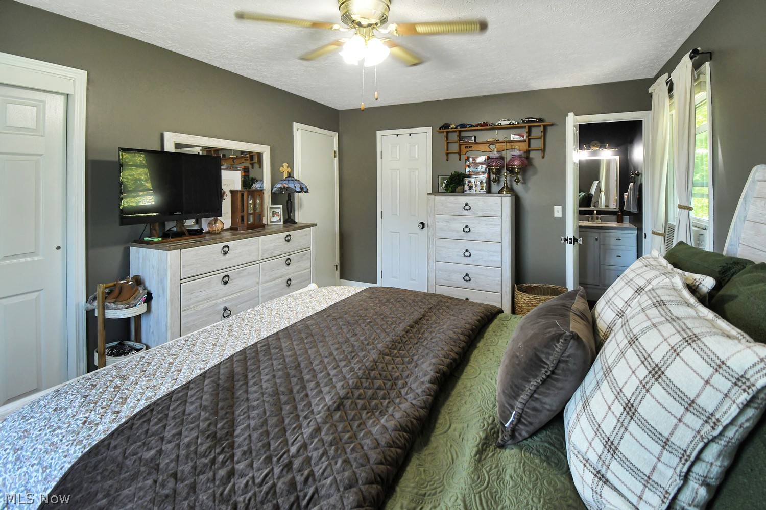 5669 Old Orchard Drive Geneva OH 44041