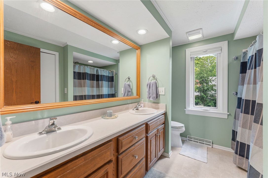 32573 Schooner Court Avon Lake OH 44012