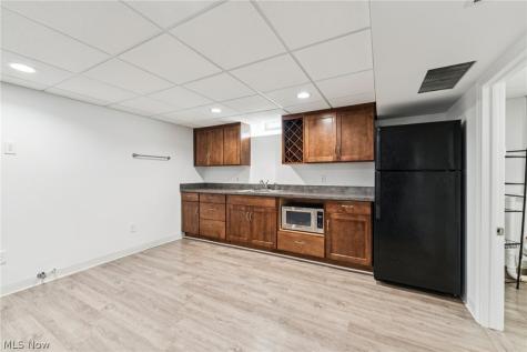 379 N Aurora Road Aurora OH 44202