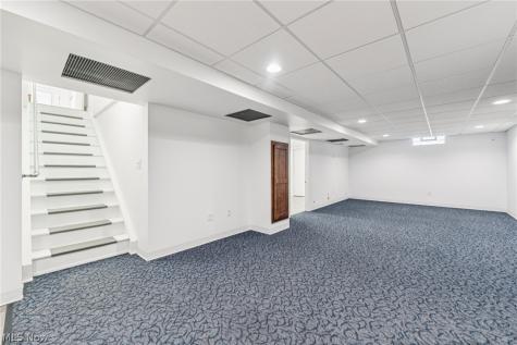 379 N Aurora Road Aurora OH 44202