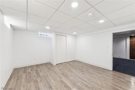 379 N Aurora Road Aurora OH 44202