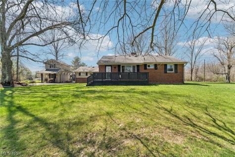 379 N Aurora Road Aurora OH 44202