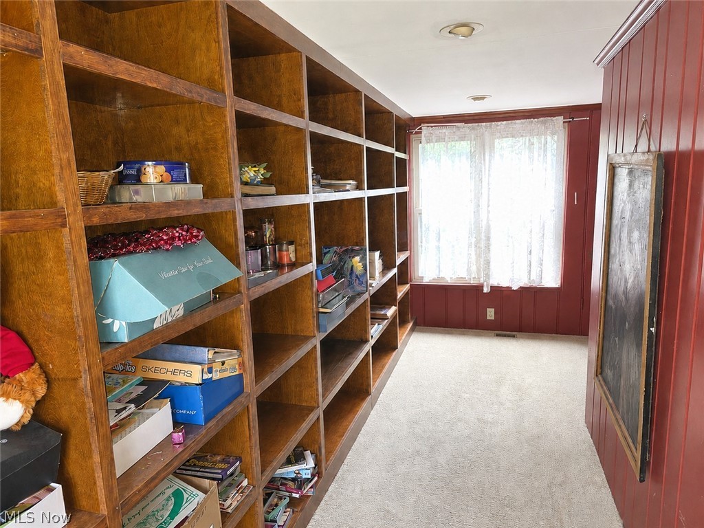 3064 Crescent Drive NE Warren OH 44483