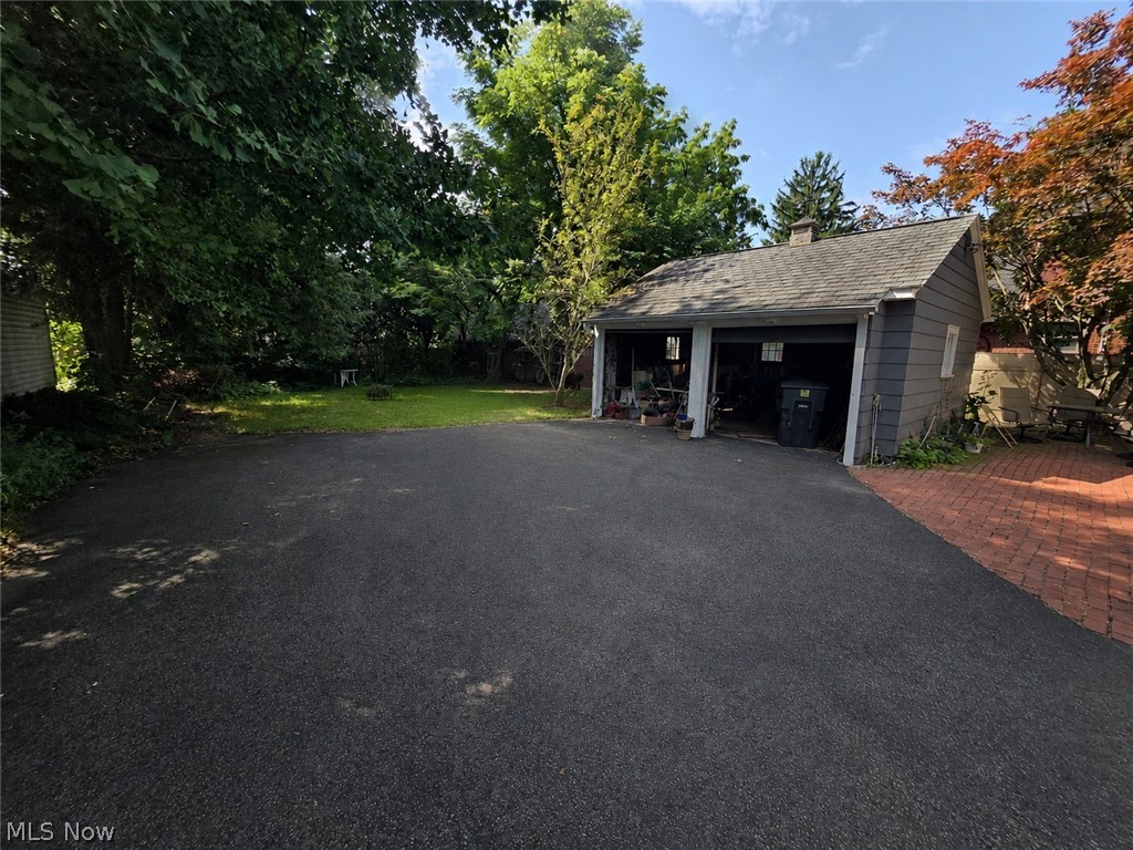 3064 Crescent Drive NE Warren OH 44483