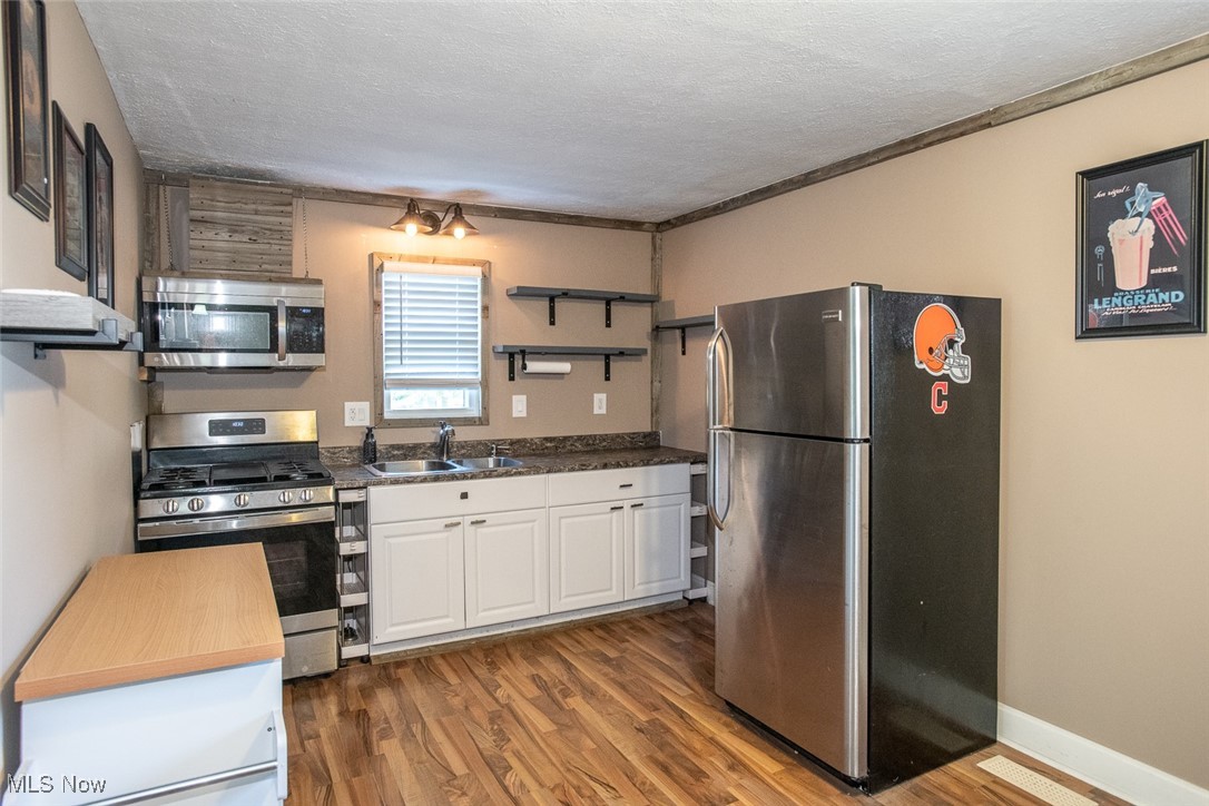 20592 Drake Road Strongsville OH 44149