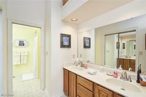 799 Meredith Lane Cuyahoga Falls OH 44223