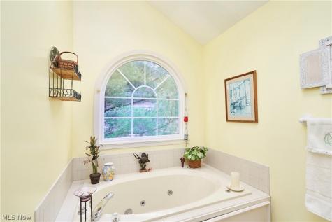 799 Meredith Lane Cuyahoga Falls OH 44223