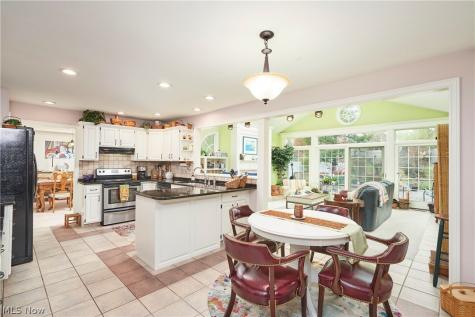 799 Meredith Lane Cuyahoga Falls OH 44223