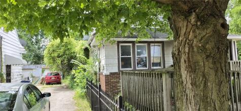 16516 Lipton Avenue Cleveland OH 44128