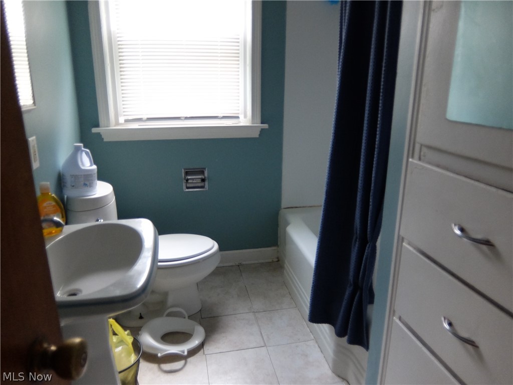 4022 Devon Drive SE Warren OH 44484