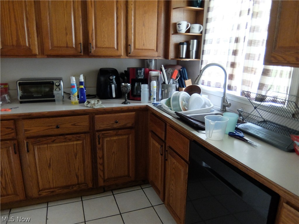 4022 Devon Drive SE Warren OH 44484