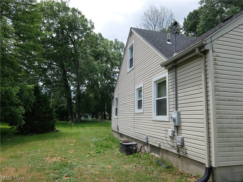 4022 Devon Drive SE Warren OH 44484