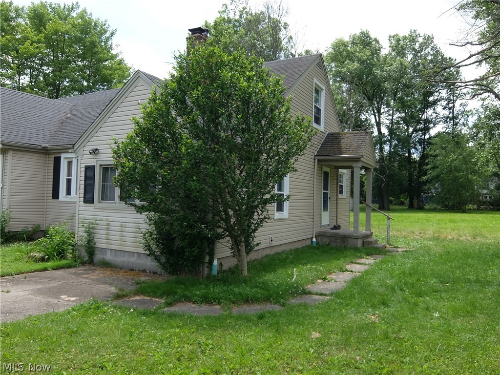 4022 Devon Drive SE Warren OH 44484