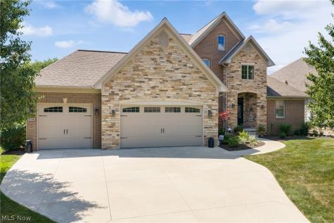 1136 Laurel Green Drive NE North Canton OH 44720