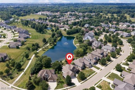 1136 Laurel Green Drive NE North Canton OH 44720