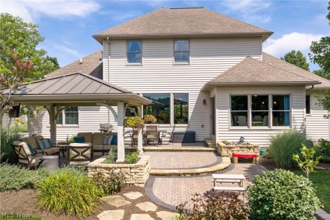 1136 Laurel Green Drive NE North Canton OH 44720
