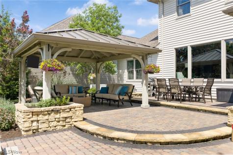 1136 Laurel Green Drive NE North Canton OH 44720