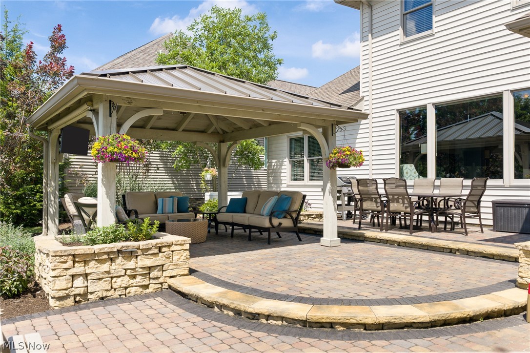 1136 Laurel Green Drive NE North Canton OH 44720