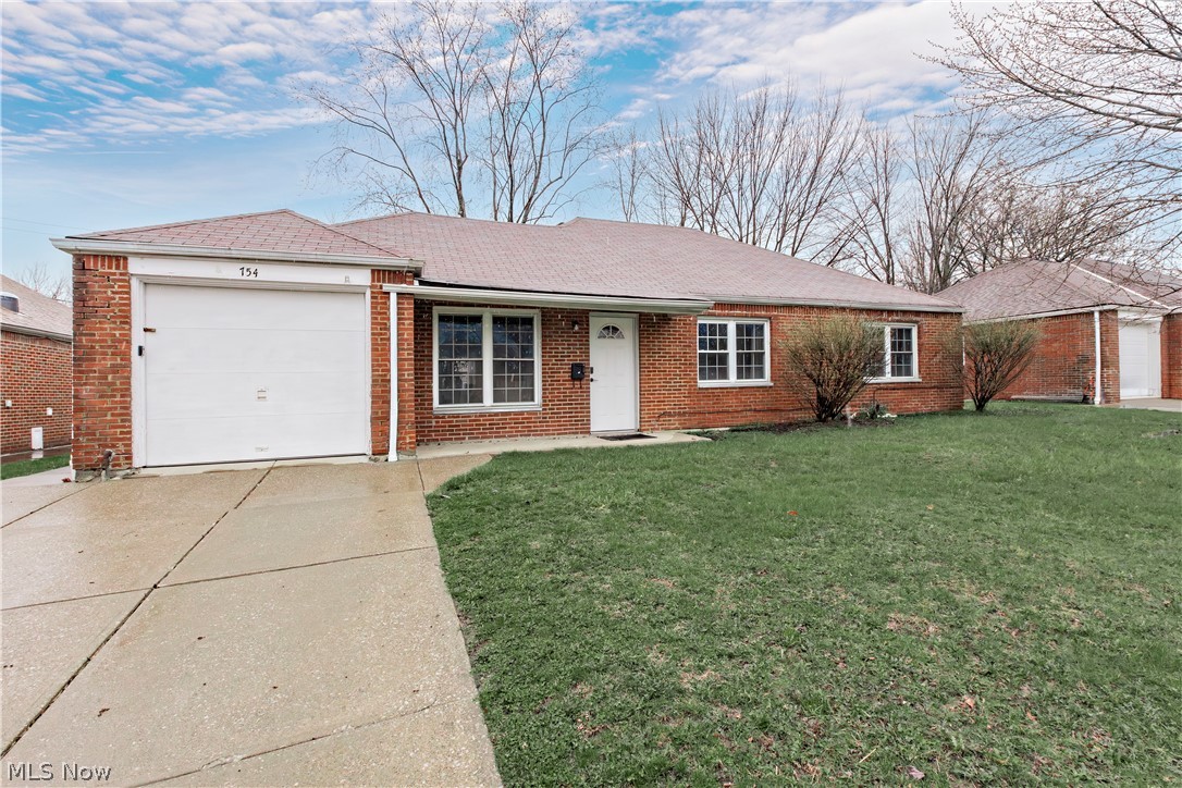 754 Hemlock Drive Euclid OH 44132