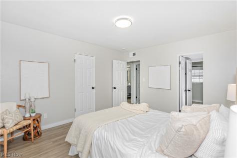 754 Hemlock Drive Euclid OH 44132