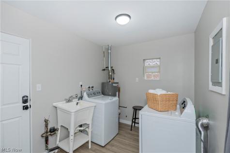 754 Hemlock Drive Euclid OH 44132