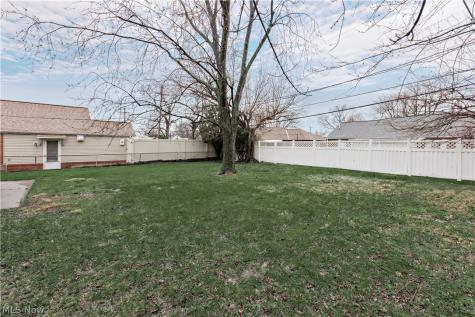 754 Hemlock Drive Euclid OH 44132