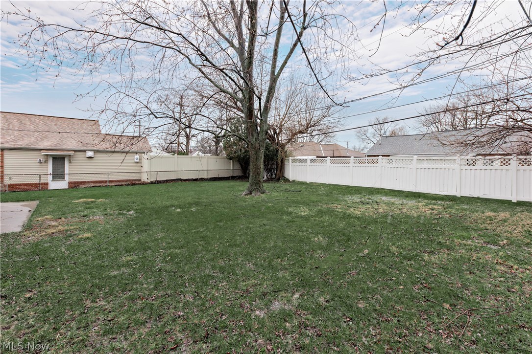 754 Hemlock Drive Euclid OH 44132