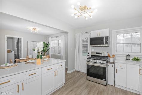 754 Hemlock Drive Euclid OH 44132