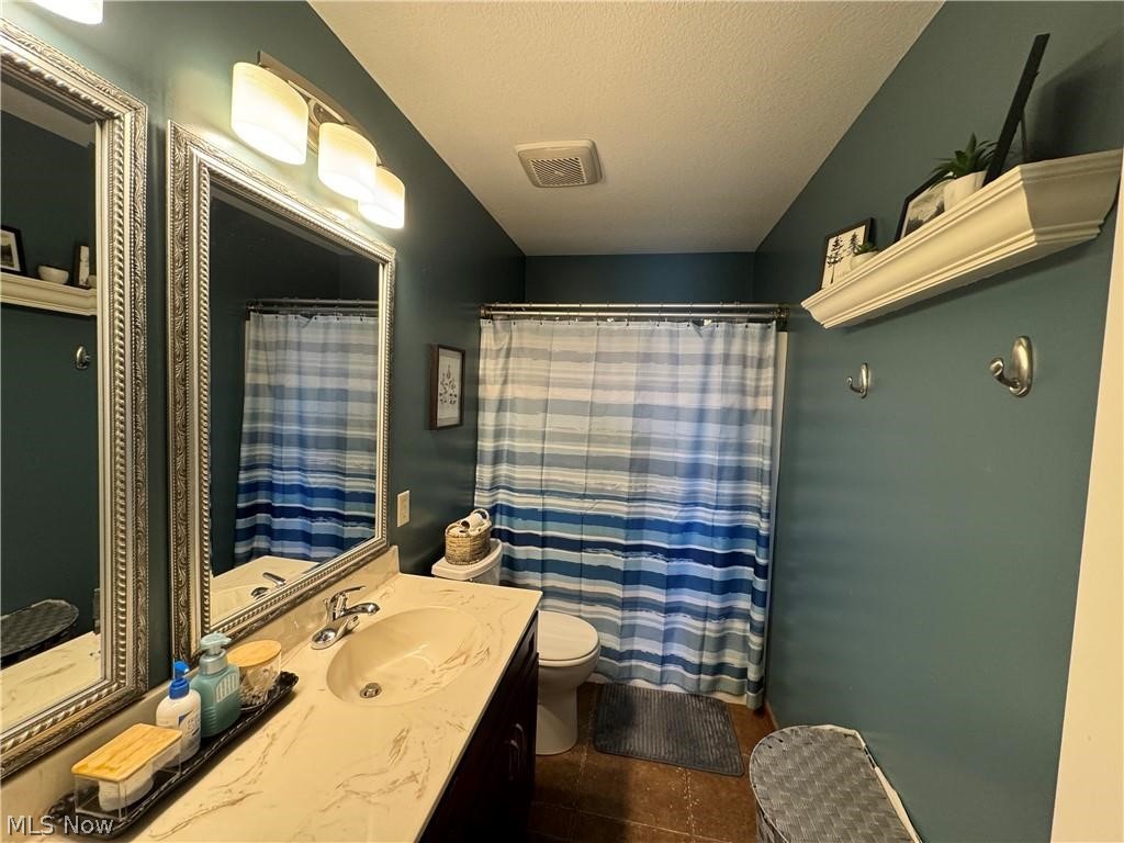 10520 Carrousel Woods Drive New Middletown OH 44442