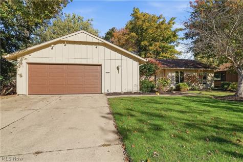 6119 Oakwood Circle North Ridgeville OH 44039