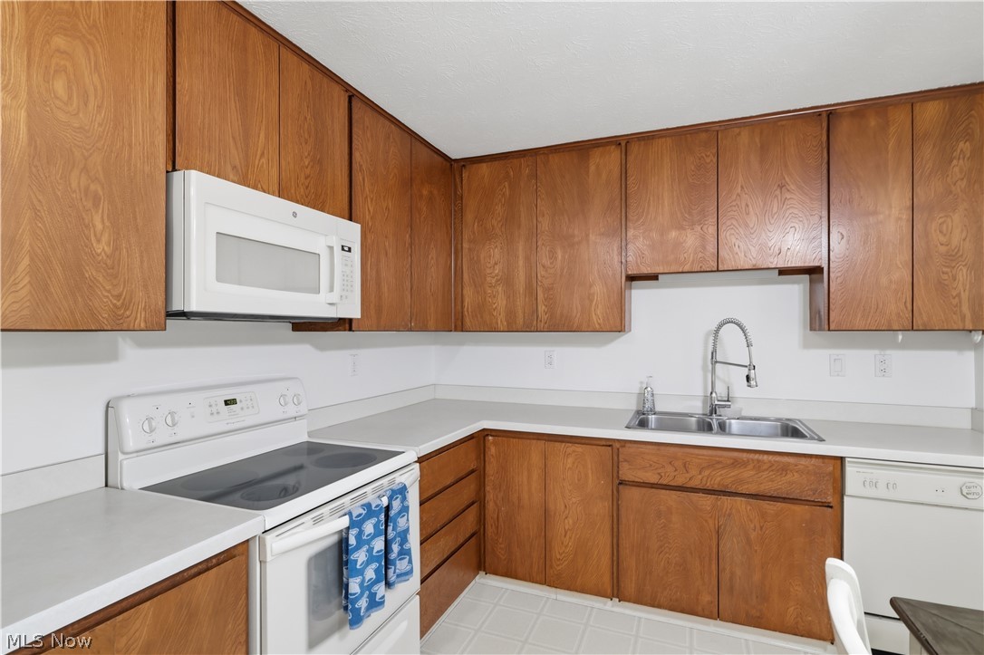 6119 Oakwood Circle North Ridgeville OH 44039